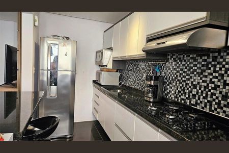 Cozinha de apartamento para alugar com 2 quartos, 51m² em Petrópolis, Porto Alegre