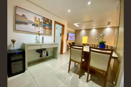Apartamento para alugar com 102m², 3 quartos e 2 vagas Apartamento para alugar com 102m², 3 quartos e 2 vagasSala
