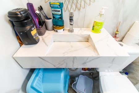 Apartamento à venda com 47m², 2 quartos e 1 vaga Apartamento à venda com 47m², 2 quartos e 1 vagaBanheiro