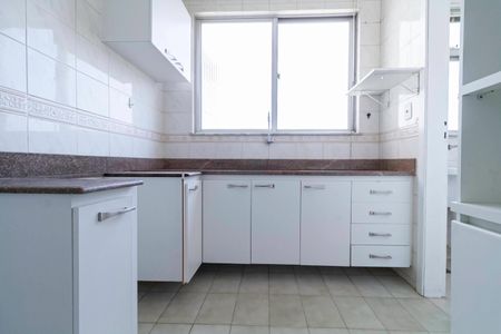 Apartamento à venda com 90m², 3 quartos e 2 vagasCozinha
