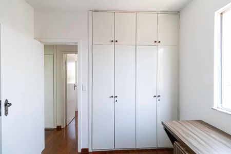 Apartamento à venda com 90m², 3 quartos e 2 vagasQuarto 2