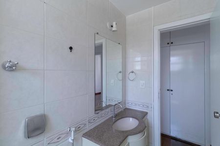 Apartamento à venda com 90m², 3 quartos e 2 vagasBanheiro social