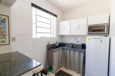 Cozinha de kitnet/studio para alugar com 1 quarto, 30m² em Menino Deus, Porto Alegre