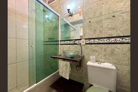 Apartamento à venda com 100m², 3 quartos e sem vagaBanheiro social