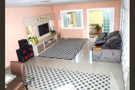 Casa à venda com 280m², 2 quartos e 2 vagasDetalhe Sala