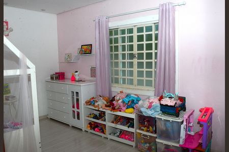 Casa à venda com 280m², 2 quartos e 2 vagasQuarto 1