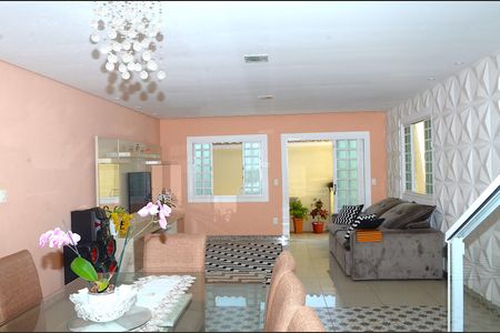 Casa à venda com 280m², 2 quartos e 2 vagasDetalhe Sala