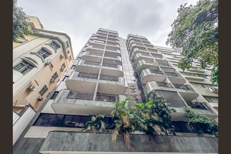 Apartamento à venda com 51m², 1 quarto e 1 vaga Apartamento à venda com 51m², 1 quarto e 1 vagaFachada