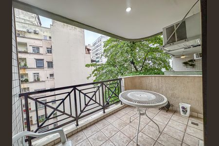 Apartamento à venda com 51m², 1 quarto e 1 vaga Apartamento à venda com 51m², 1 quarto e 1 vagaVaranda