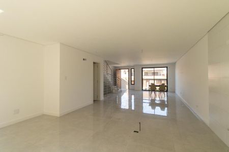 Casa para alugar com 225m², 3 quartos e 4 vagas Casa para alugar com 225m², 3 quartos e 4 vagasSala/Cozinha