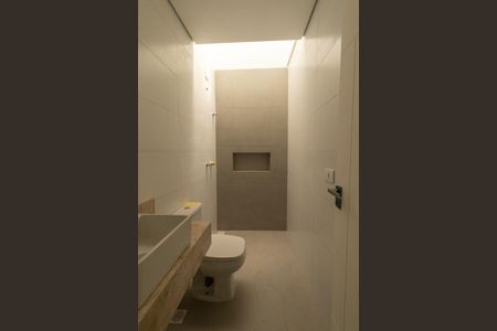 Casa para alugar com 225m², 3 quartos e 4 vagas Casa para alugar com 225m², 3 quartos e 4 vagasBanheiro da Suíte 2