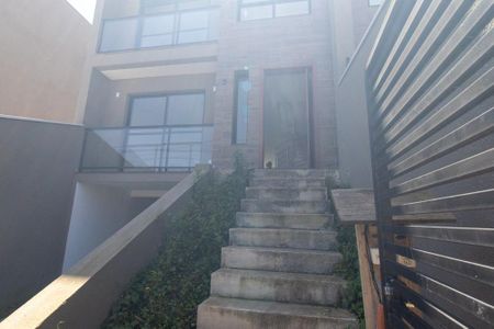 Casa para alugar com 225m², 3 quartos e 4 vagas Casa para alugar com 225m², 3 quartos e 4 vagasFachada