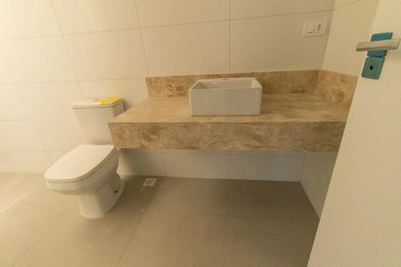 Casa para alugar com 225m², 3 quartos e 4 vagas Casa para alugar com 225m², 3 quartos e 4 vagasBanheiro da Suíte 1