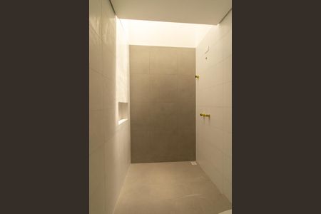 Casa para alugar com 225m², 3 quartos e 4 vagas Casa para alugar com 225m², 3 quartos e 4 vagasBanheiro da Suíte 1