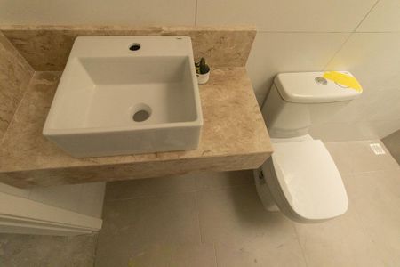 Casa para alugar com 225m², 3 quartos e 4 vagas Casa para alugar com 225m², 3 quartos e 4 vagasBanheiro da Suíte 2