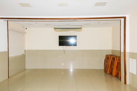 Apartamento para alugar com 80m², 3 quartos e 1 vaga Apartamento para alugar com 80m², 3 quartos e 1 vagaÁrea comum - Salão de festas