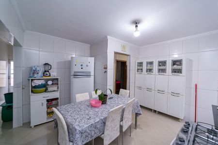 Casa à venda com 120m², 2 quartos e 2 vagas Casa à venda com 120m², 2 quartos e 2 vagasCozinha