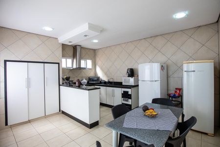 Casa à venda com 250m², 3 quartos e 3 vagas Casa à venda com 250m², 3 quartos e 3 vagasCozinha