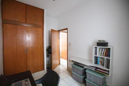 Casa à venda com 250m², 3 quartos e 3 vagas Casa à venda com 250m², 3 quartos e 3 vagasEscritório