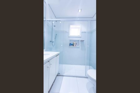 Casa de condomínio à venda com 439m², 4 quartos e 6 vagas Casa de condomínio à venda com 439m², 4 quartos e 6 vagasBanheiro Suíte 1