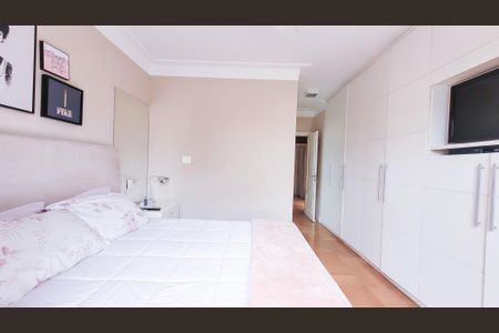 Casa de condomínio à venda com 439m², 4 quartos e 6 vagas Casa de condomínio à venda com 439m², 4 quartos e 6 vagasSuíte 1