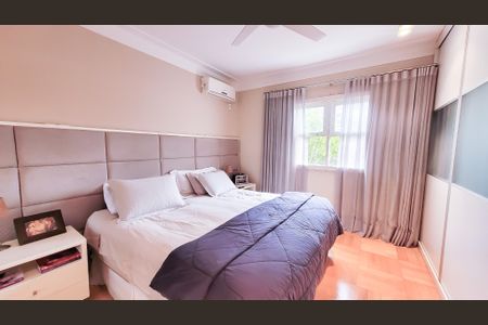 Casa de condomínio à venda com 439m², 4 quartos e 6 vagas Casa de condomínio à venda com 439m², 4 quartos e 6 vagasSuíte 2