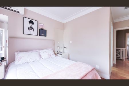 Casa de condomínio à venda com 439m², 4 quartos e 6 vagas Casa de condomínio à venda com 439m², 4 quartos e 6 vagasSuíte 1