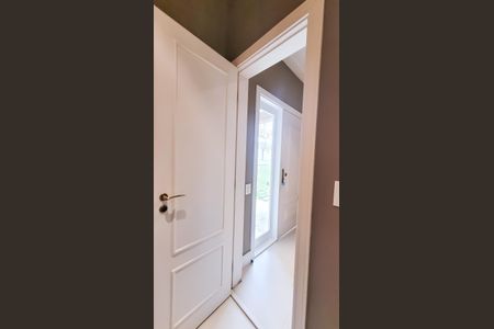 Casa de condomínio à venda com 439m², 4 quartos e 6 vagas Casa de condomínio à venda com 439m², 4 quartos e 6 vagasLavabo