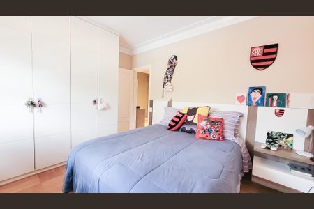 Casa de condomínio à venda com 439m², 4 quartos e 6 vagas Casa de condomínio à venda com 439m², 4 quartos e 6 vagasQuarto 1