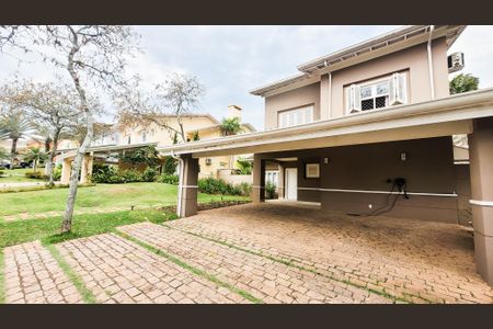 Casa de condomínio à venda com 439m², 4 quartos e 6 vagas Casa de condomínio à venda com 439m², 4 quartos e 6 vagasGaragem
