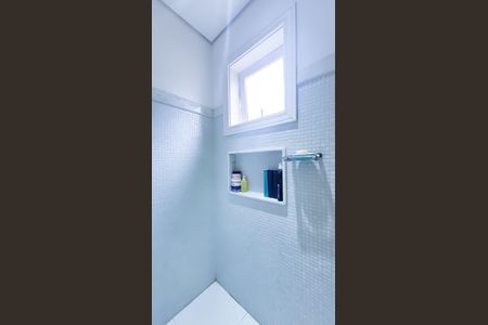 Casa de condomínio à venda com 439m², 4 quartos e 6 vagas Casa de condomínio à venda com 439m², 4 quartos e 6 vagasBanheiro Social