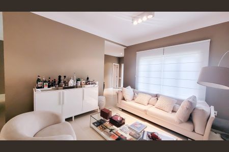 Casa de condomínio à venda com 439m², 4 quartos e 6 vagas Casa de condomínio à venda com 439m², 4 quartos e 6 vagasSala