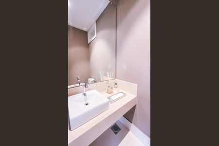 Casa de condomínio à venda com 439m², 4 quartos e 6 vagas Casa de condomínio à venda com 439m², 4 quartos e 6 vagasLavabo