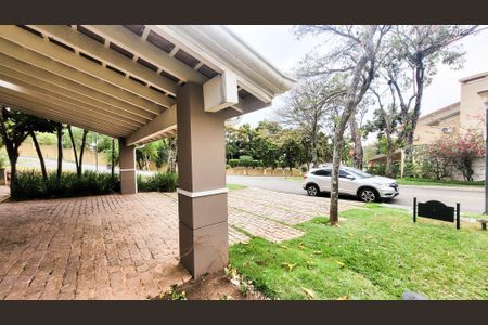 Casa de condomínio à venda com 439m², 4 quartos e 6 vagas Casa de condomínio à venda com 439m², 4 quartos e 6 vagasGaragem