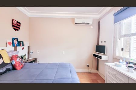 Casa de condomínio à venda com 439m², 4 quartos e 6 vagas Casa de condomínio à venda com 439m², 4 quartos e 6 vagasQuarto 1