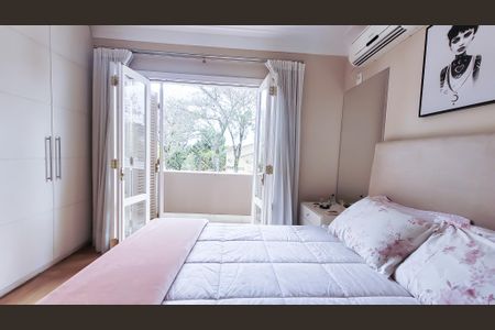 Casa de condomínio à venda com 439m², 4 quartos e 6 vagas Casa de condomínio à venda com 439m², 4 quartos e 6 vagasSuíte 1