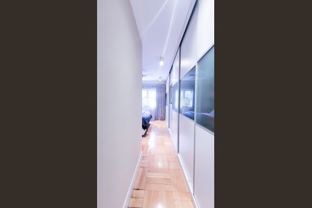 Casa de condomínio à venda com 439m², 4 quartos e 6 vagas Casa de condomínio à venda com 439m², 4 quartos e 6 vagasSuíte 2