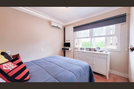 Casa de condomínio à venda com 439m², 4 quartos e 6 vagas Casa de condomínio à venda com 439m², 4 quartos e 6 vagasQuarto 1