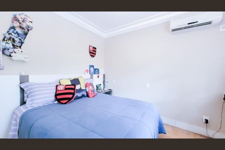 Casa de condomínio à venda com 439m², 4 quartos e 6 vagas Casa de condomínio à venda com 439m², 4 quartos e 6 vagasQuarto 1