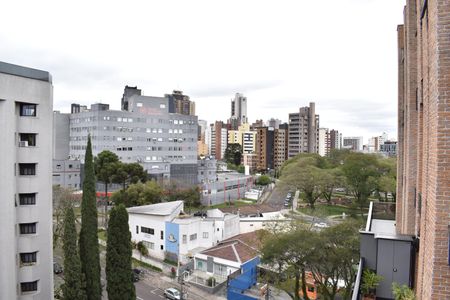 Sacada de apartamento para alugar com 2 quartos, 83m² em Bigorrilho, Curitiba