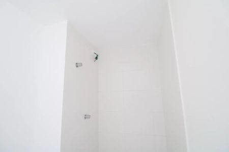 Banheiro de apartamento para alugar com 1 quarto, 34m² em Jardim Itacolomi, São Paulo