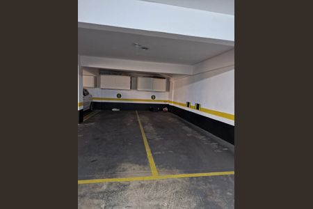 Apartamento à venda com 215m², 3 quartos e 3 vagas Apartamento à venda com 215m², 3 quartos e 3 vagasGaragem