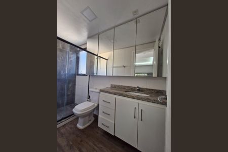 Apartamento à venda com 215m², 3 quartos e 3 vagas Apartamento à venda com 215m², 3 quartos e 3 vagasBanheiro 1