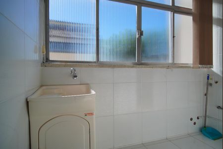 Apartamento para alugar com 74m², 2 quartos e 1 vagaÁrea de Serviço