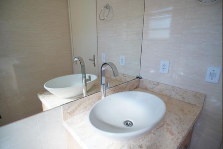 Apartamento para alugar com 74m², 2 quartos e 1 vagaBanheiro Corredor