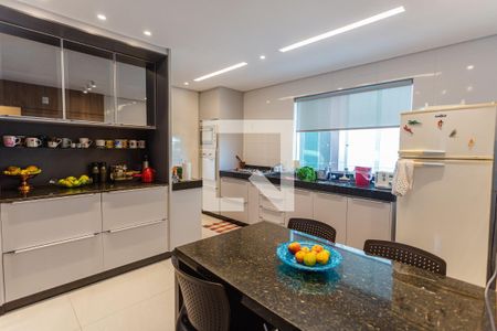 Apartamento à venda com 270m², 4 quartos e 3 vagas Apartamento à venda com 270m², 4 quartos e 3 vagasCozinha