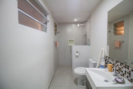 Casa à venda com 138m², 4 quartos e 1 vaga Casa à venda com 138m², 4 quartos e 1 vagaBanheiro Social