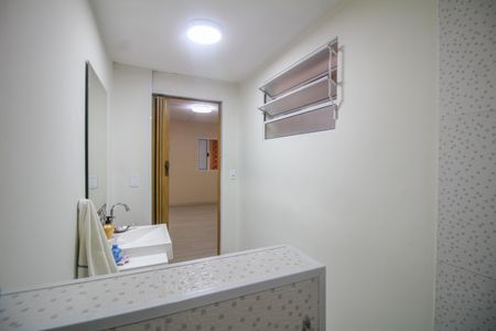 Casa à venda com 138m², 4 quartos e 1 vaga Casa à venda com 138m², 4 quartos e 1 vagaBanheiro Social