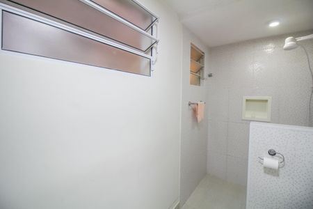 Casa à venda com 138m², 4 quartos e 1 vaga Casa à venda com 138m², 4 quartos e 1 vagaBanheiro Social