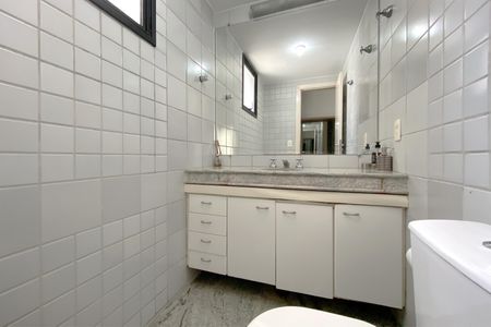 Apartamento à venda com 164m², 2 quartos e 2 vagas Apartamento à venda com 164m², 2 quartos e 2 vagasBanheiro Social
